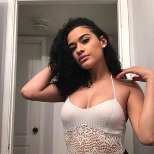 Meet your Posher, Alexis